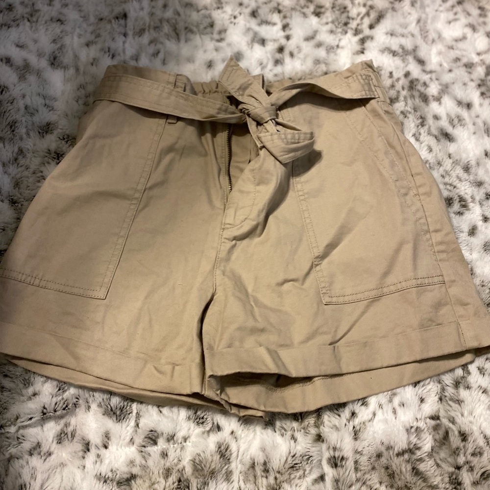 khaki tie front shorts